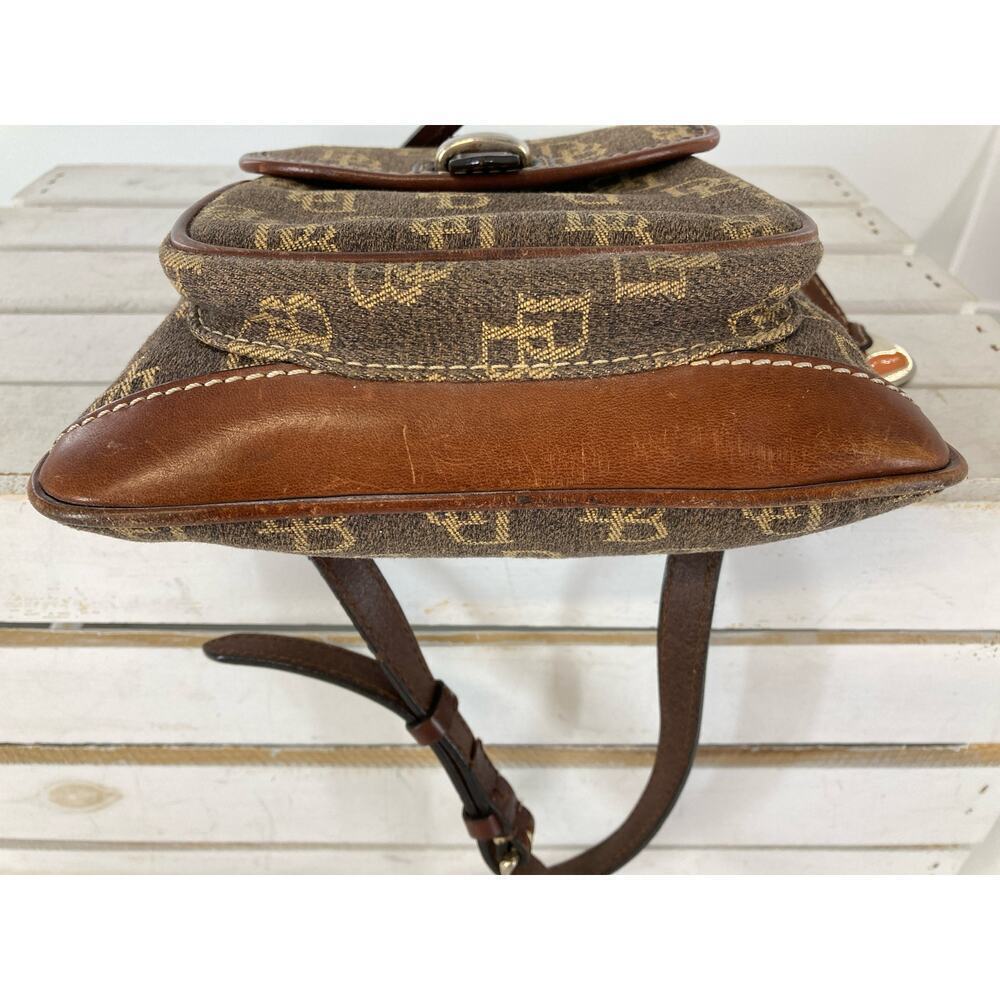 DOONEY & BOURKE, BROWN SIGNATURE CANVAS CROSSBODY BAG ASIS - Picture 7 of 16